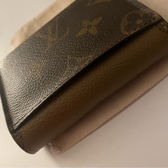 Authentic Louis Vuitton Reverse Giant Monogram Zoe Wallet - Picture 4 of 10